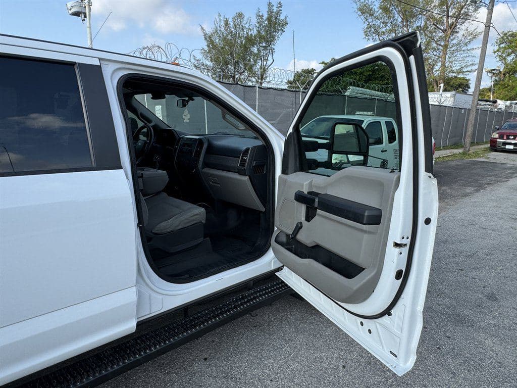 2018 Ford F550 image 53