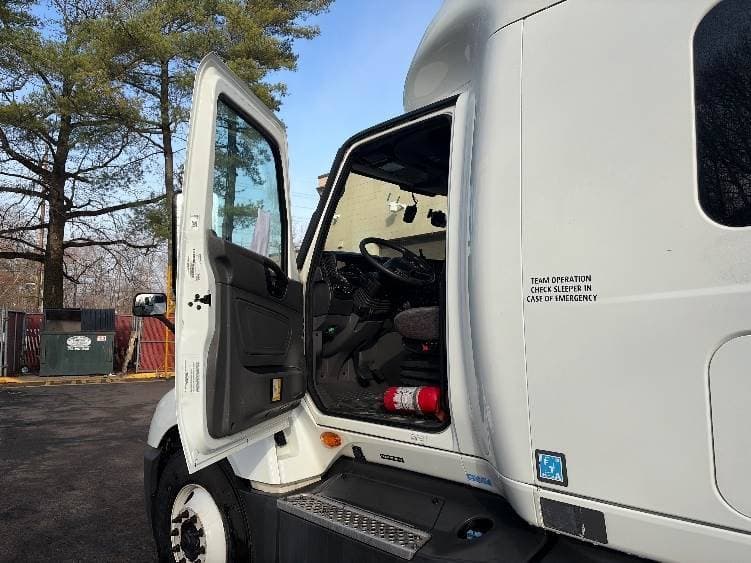 2023 International LT62F image 4