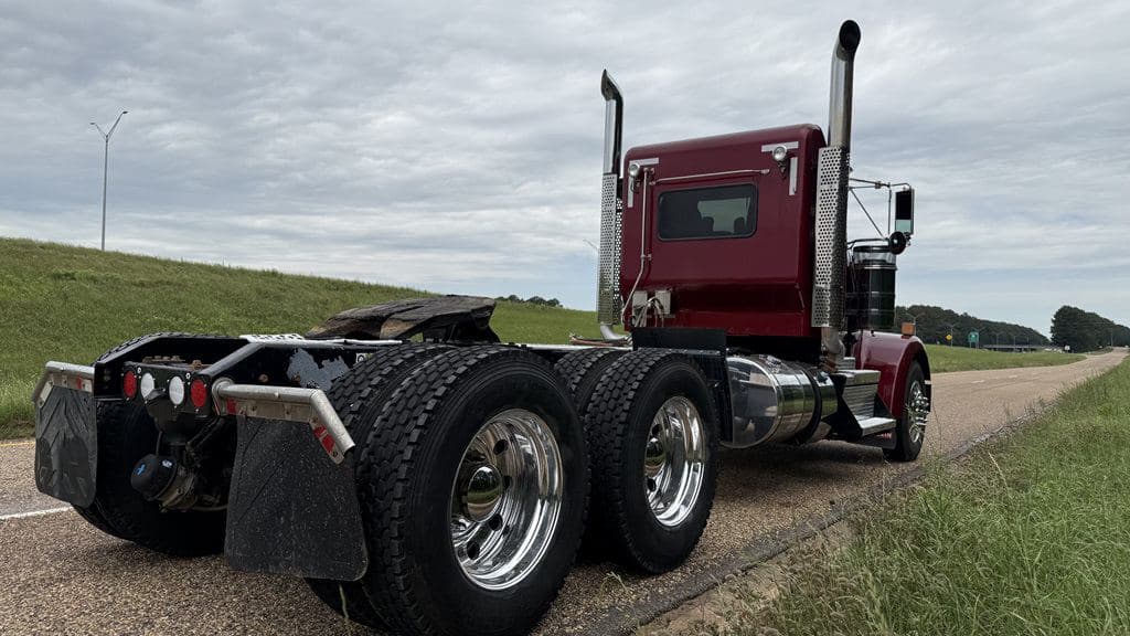 Used 2022 KENWORTH W900L image 7