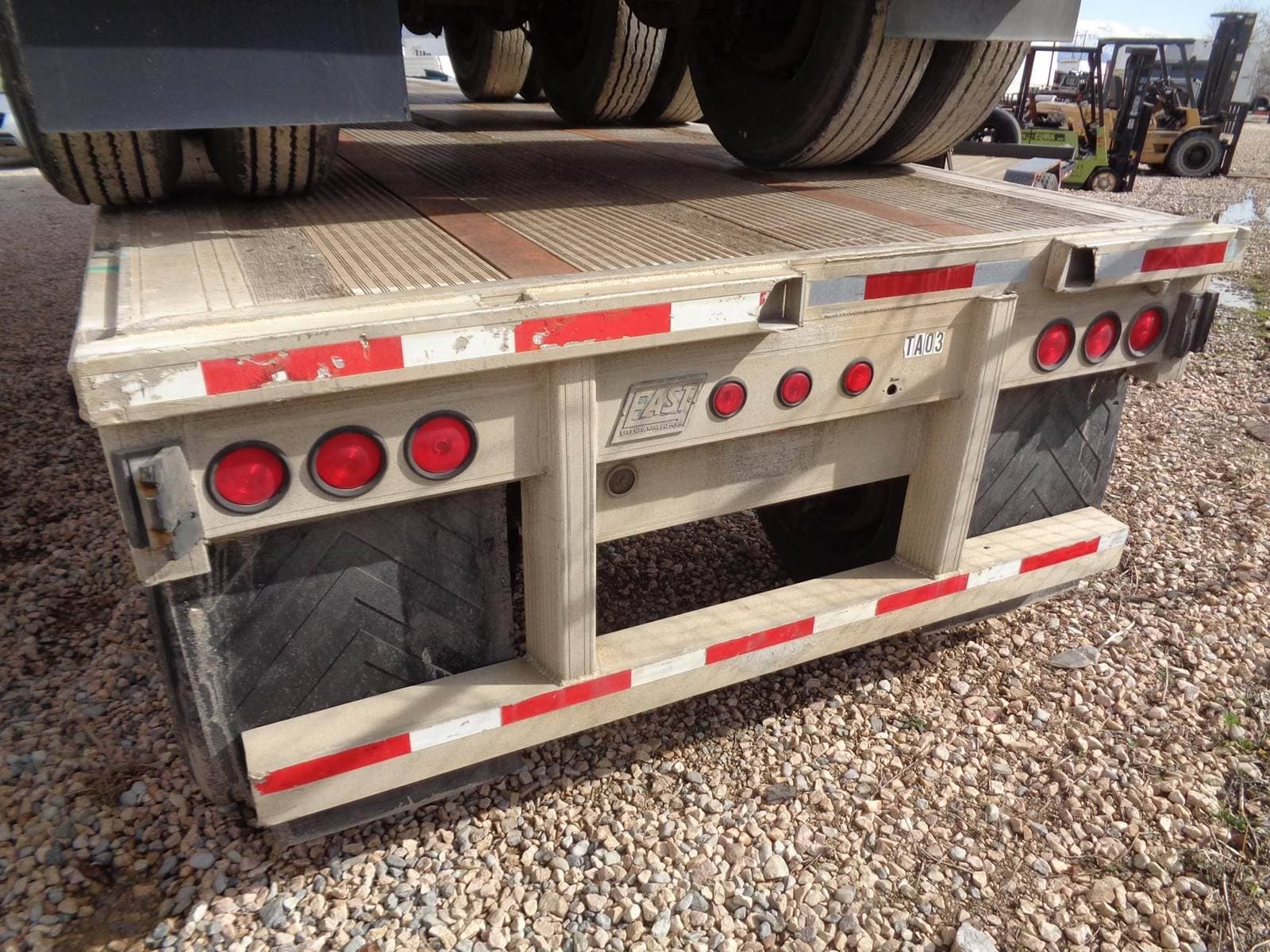 2005 Great Dane 48x102 Combination Flatbed Trailer - Air Ride image 3