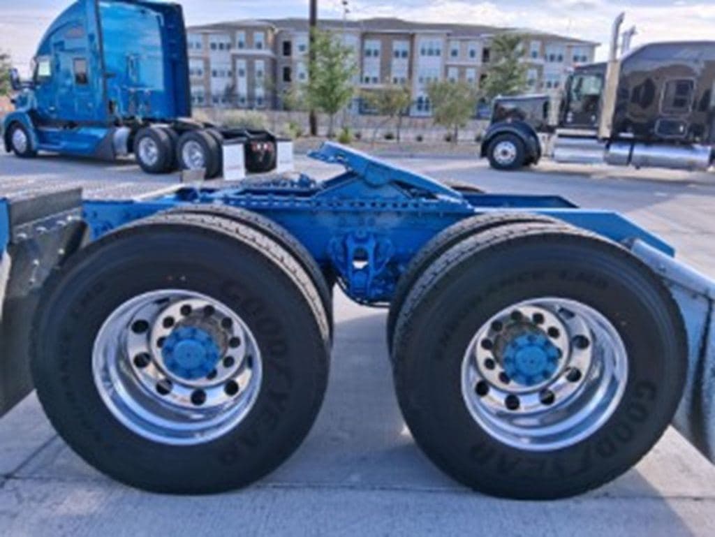 New 2027 KENWORTH W900L image 4