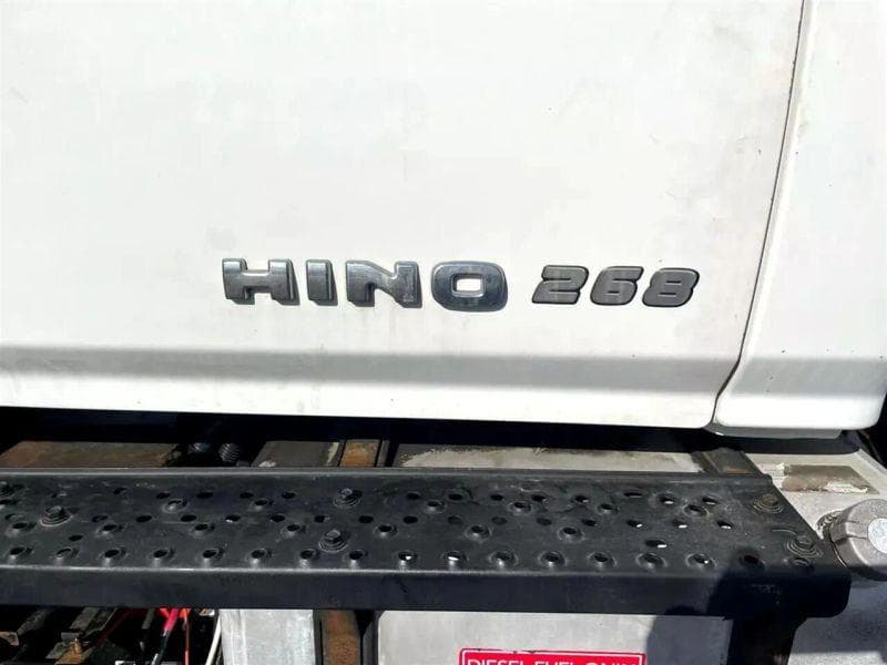 2016 Hino 268 image 11