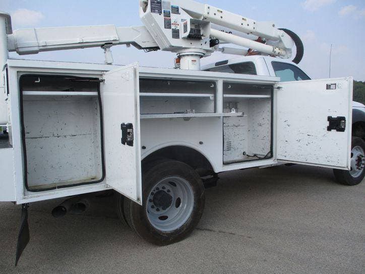 2016 Ford F-550 BUCKET TRUCK 4X4 image 19