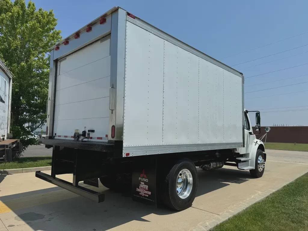 2020 Freightliner M2 image 4