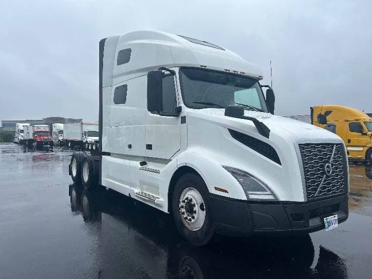 2022 Volvo VNL image 1
