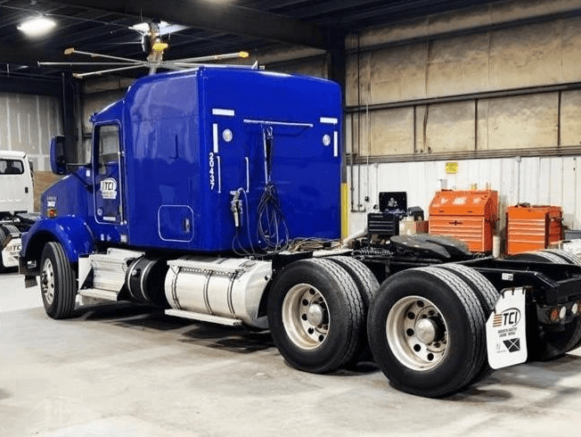 2020 Kenworth T800 image 3