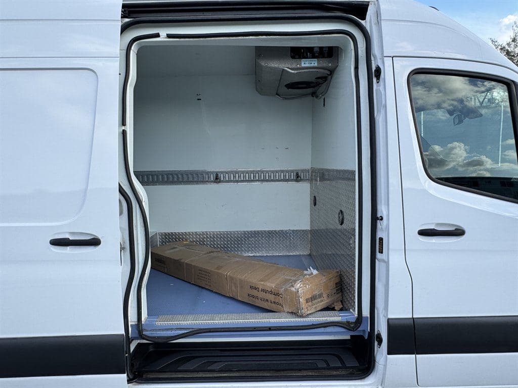 2019 Freightliner Sprinter 3500 image 16