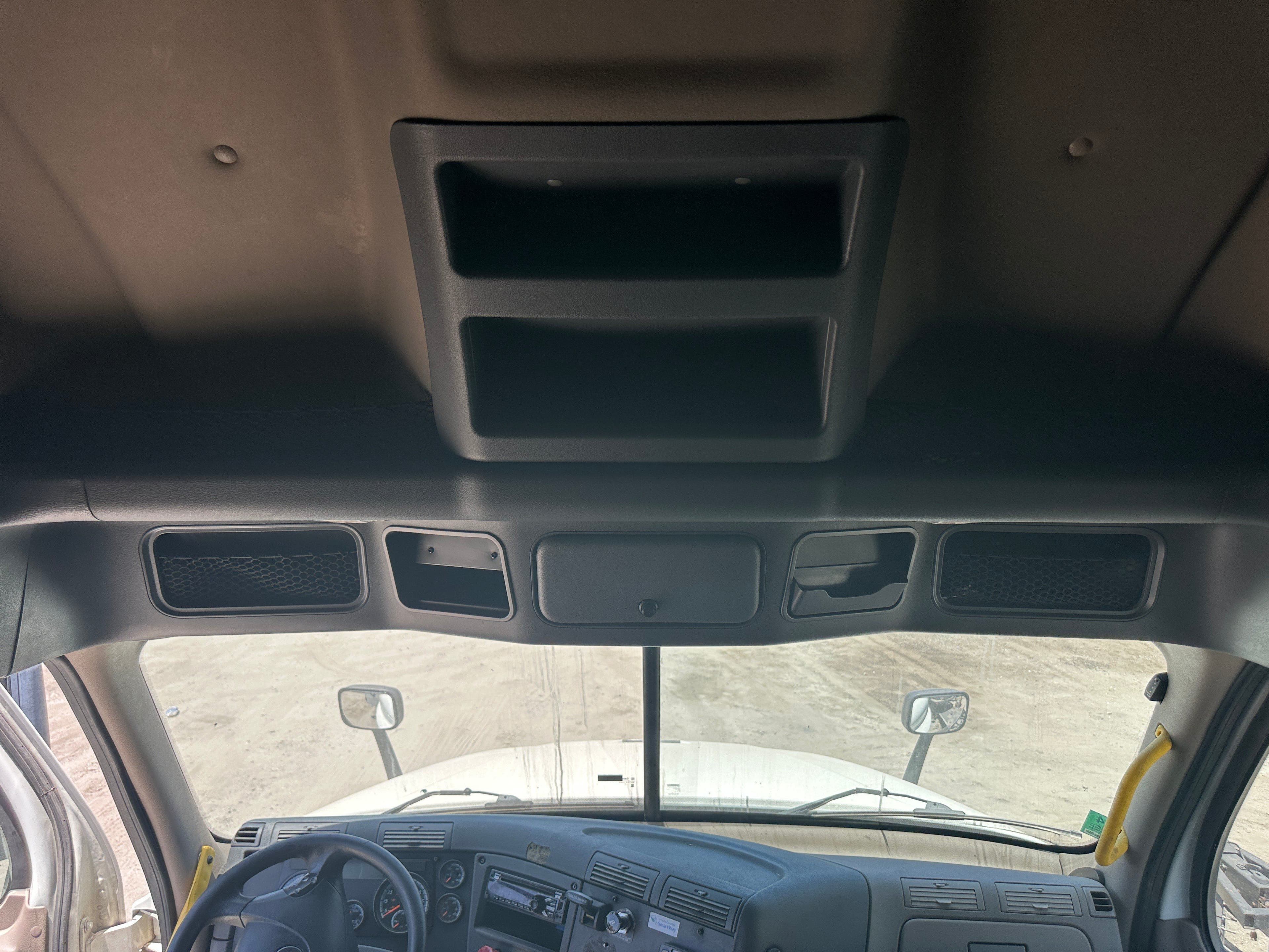 2018 Freightliner Cascadia image 9