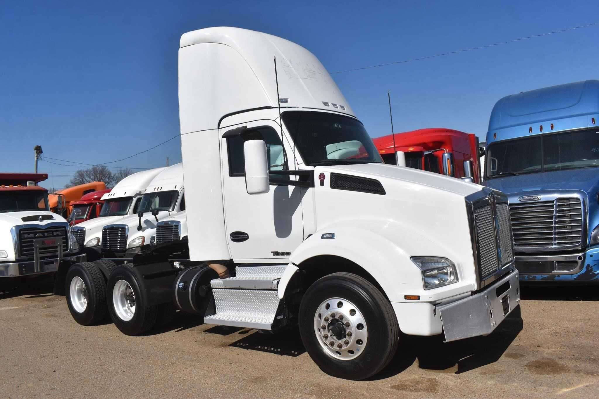 2019 Kenworth T880 image 1