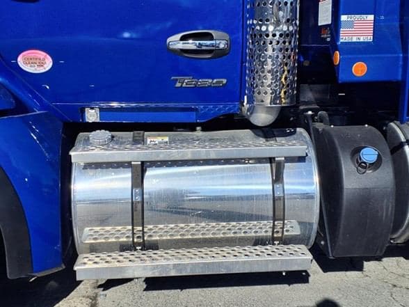 2025 Kenworth T880 image 4