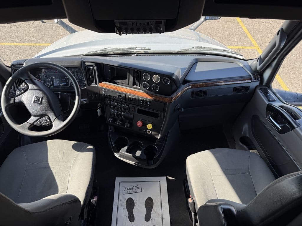 Used 2022 INTERNATIONAL LT625 image 24