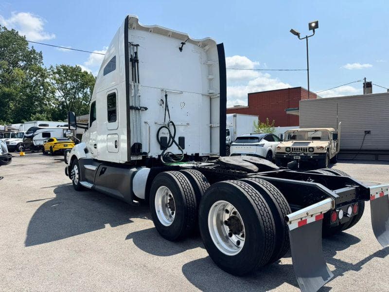 2022 Kenworth T600 image 6