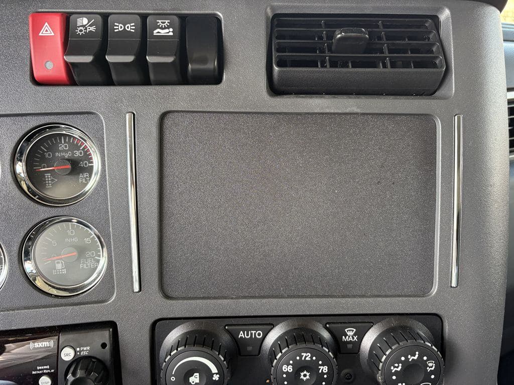 New 2027 KENWORTH T880 image 24