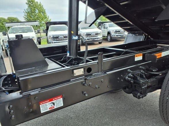 2027 Ford F750 SD image 13