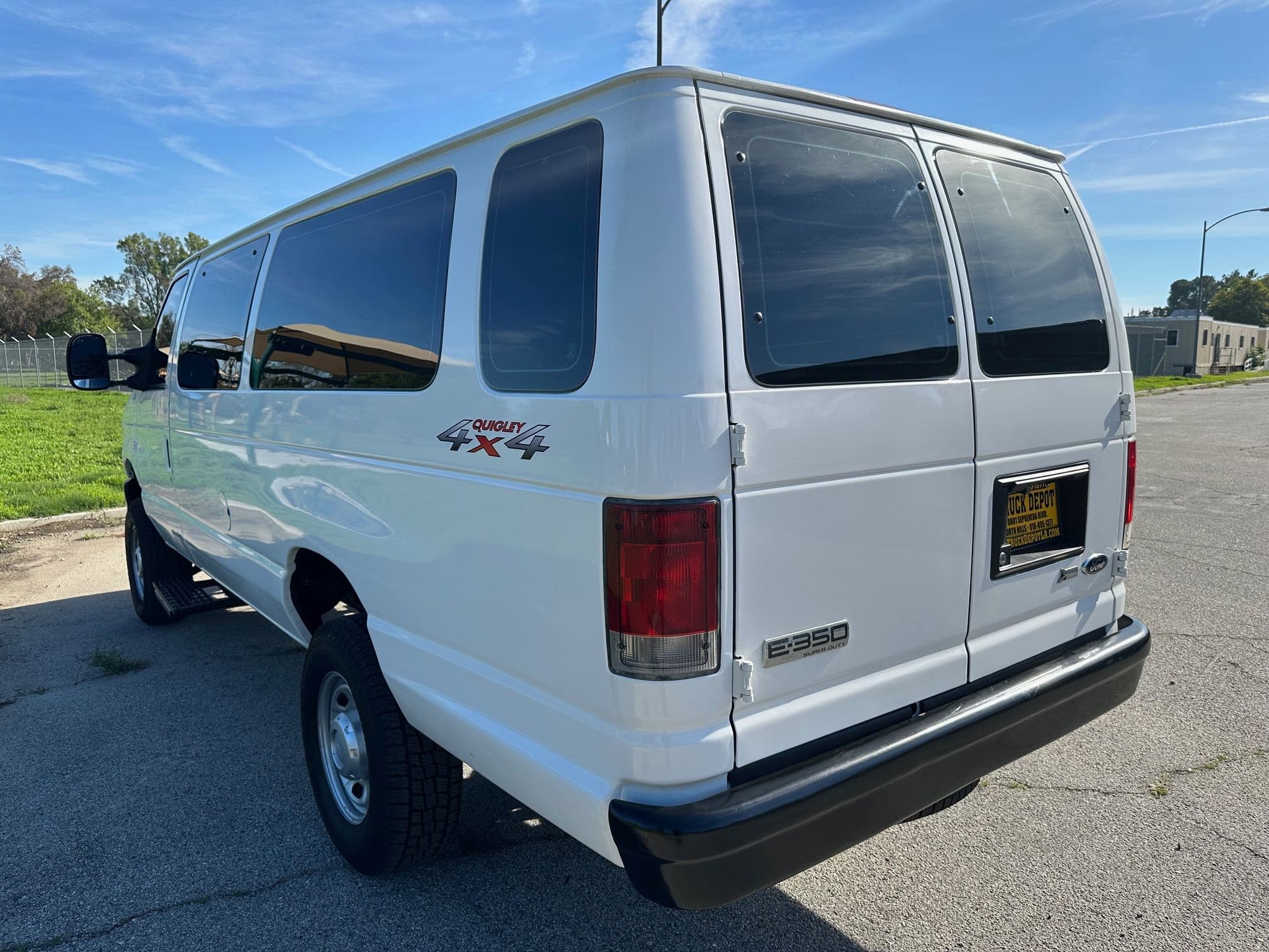 2013 FORD E350 SD 4x4 Passenger Van 13477 image 12