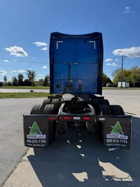 2023 Peterbilt 579 image 6