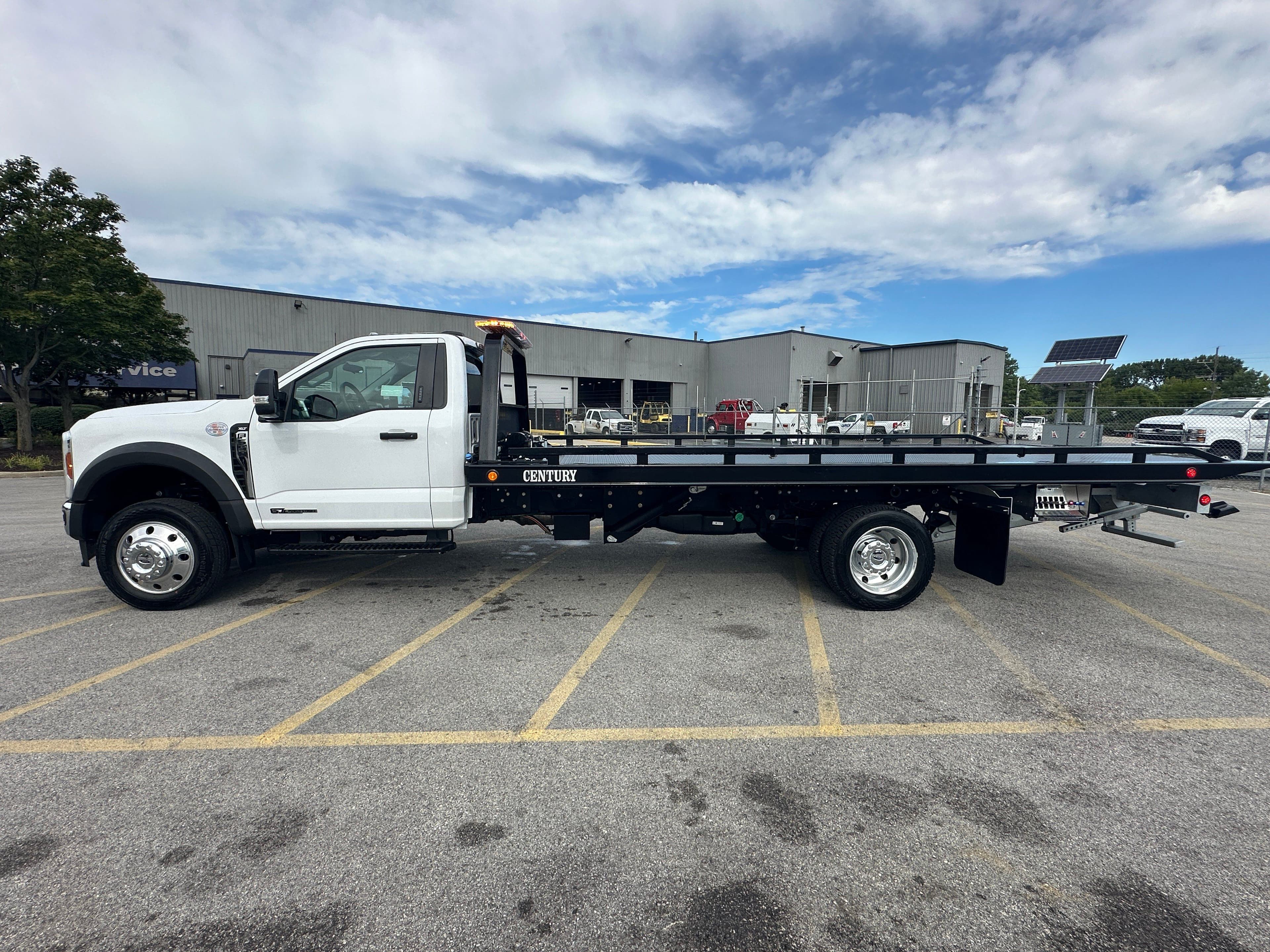 2024 Ford F-550 F Series Super Duty XLT WITH A 19.5' CENTURY STEEL  (SK#: 6154C) image 3