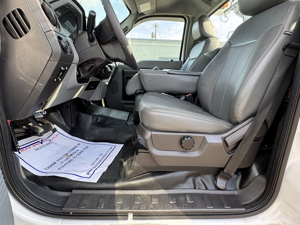 2016 Ford F550 image 57
