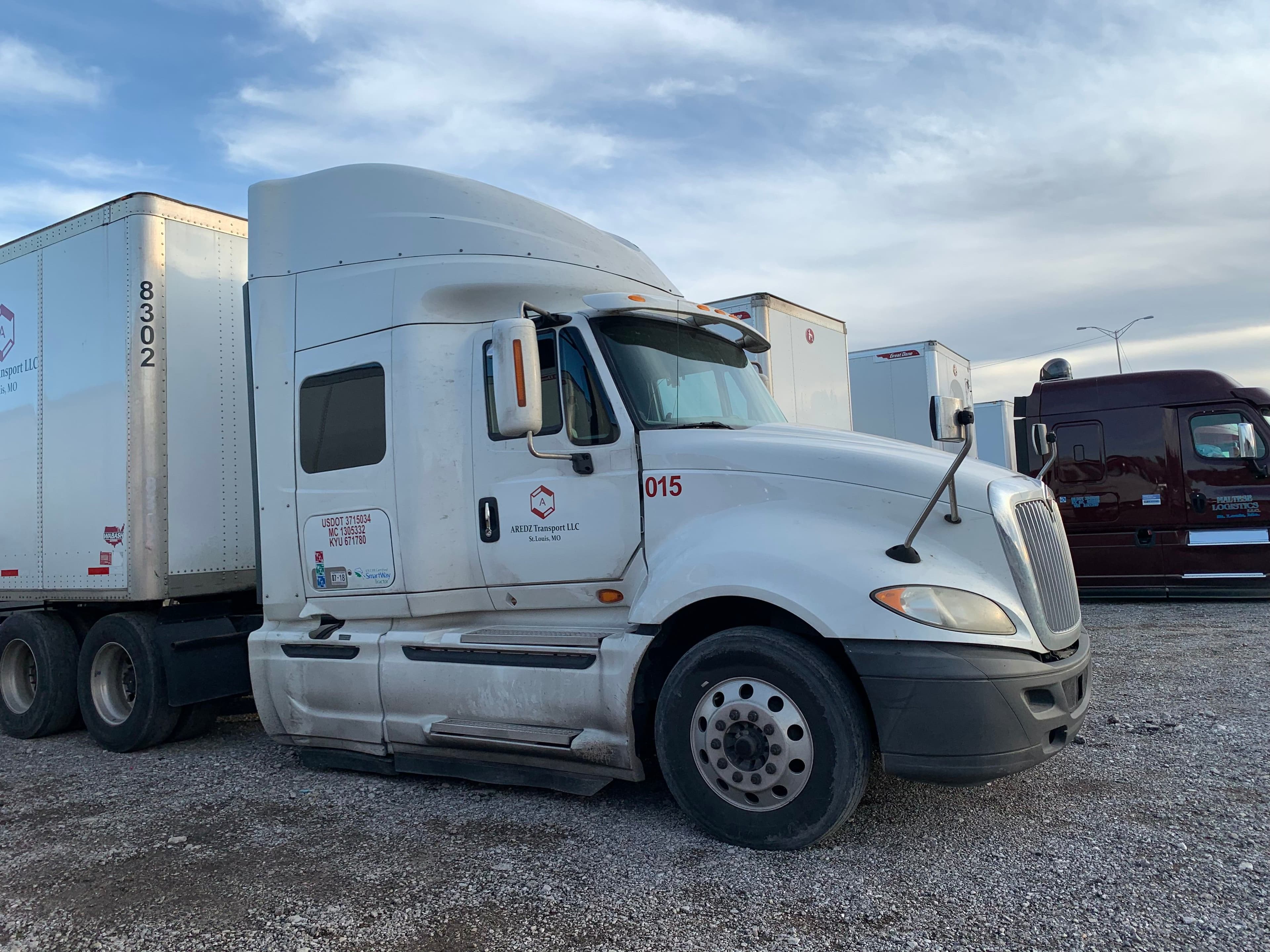 2015 International LF687 image 1