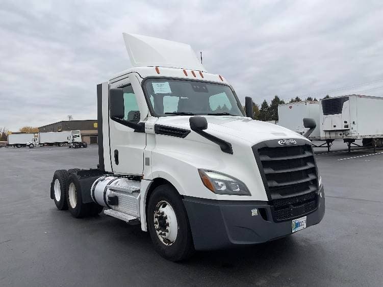 2021 Freightliner Cascadia image 1