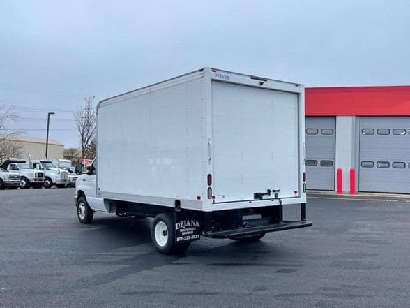 2024 Ford E450 image 7