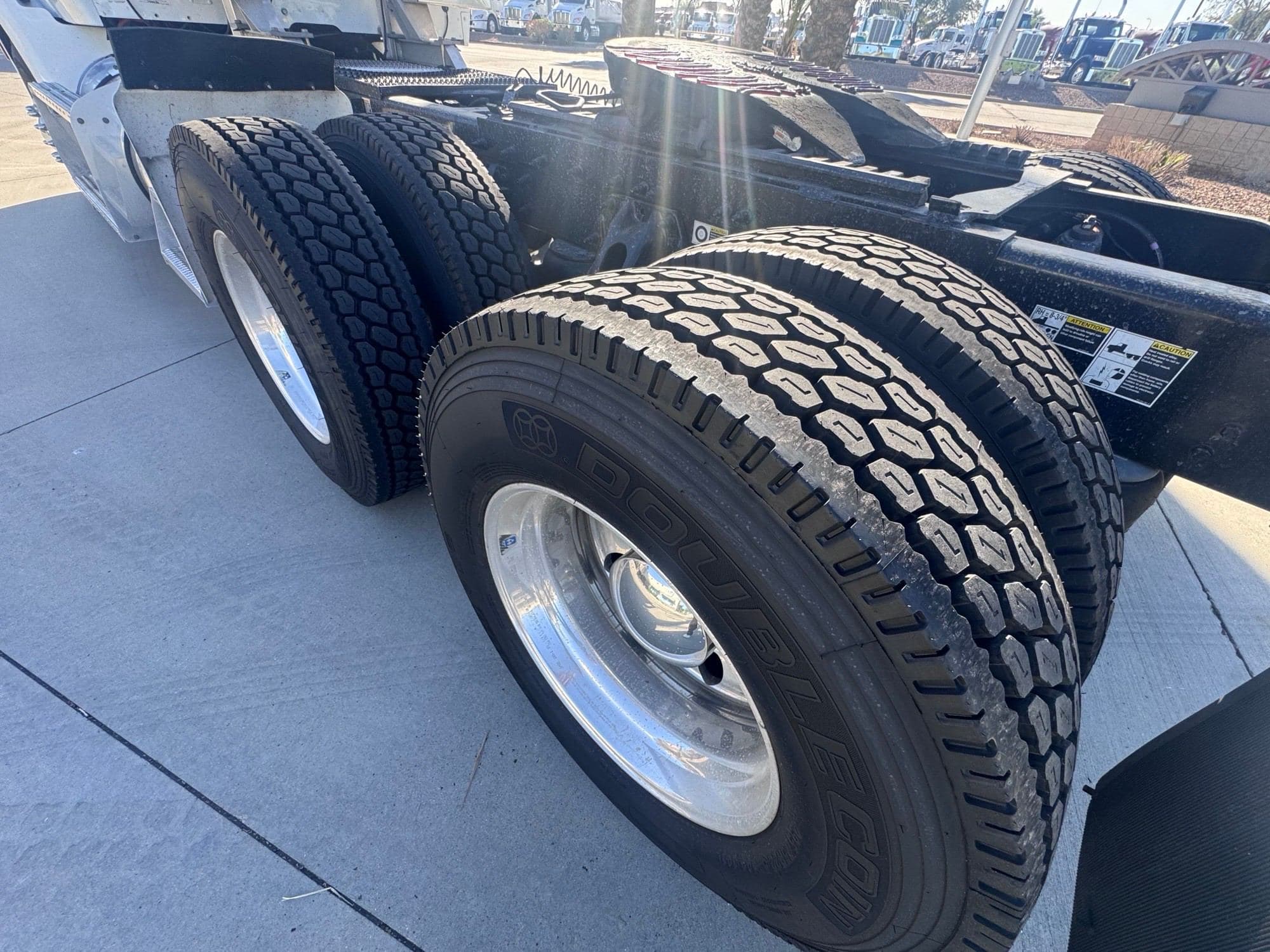 2020 Peterbilt 579 image 17