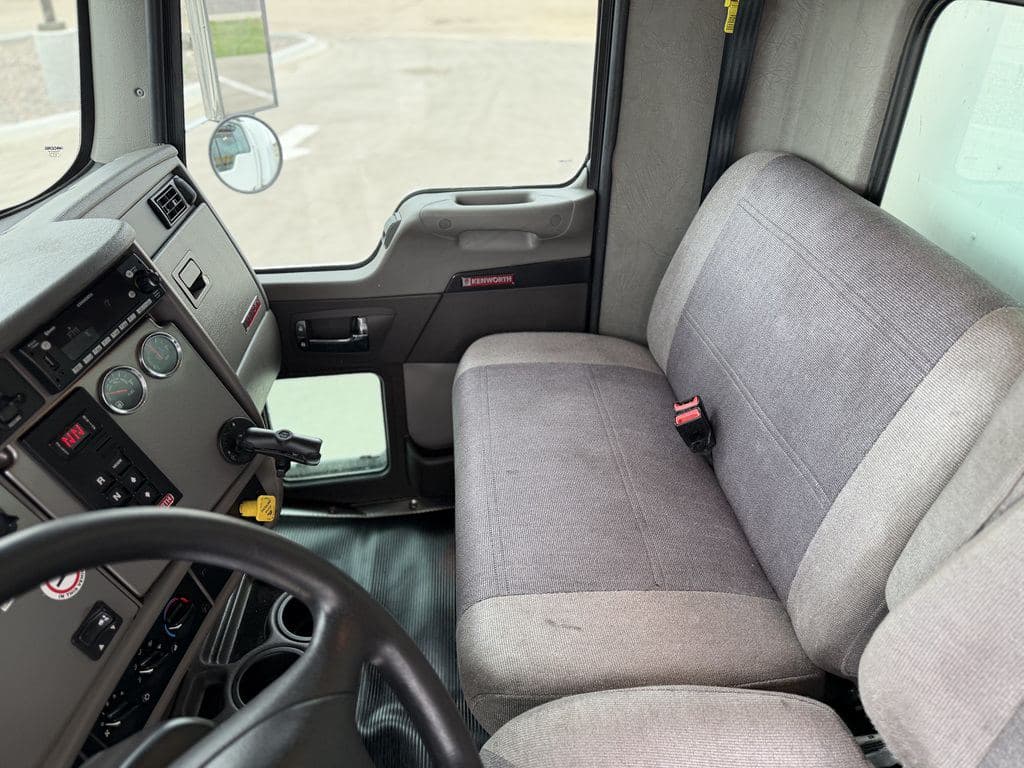 Used 2022 KENWORTH T270 image 27