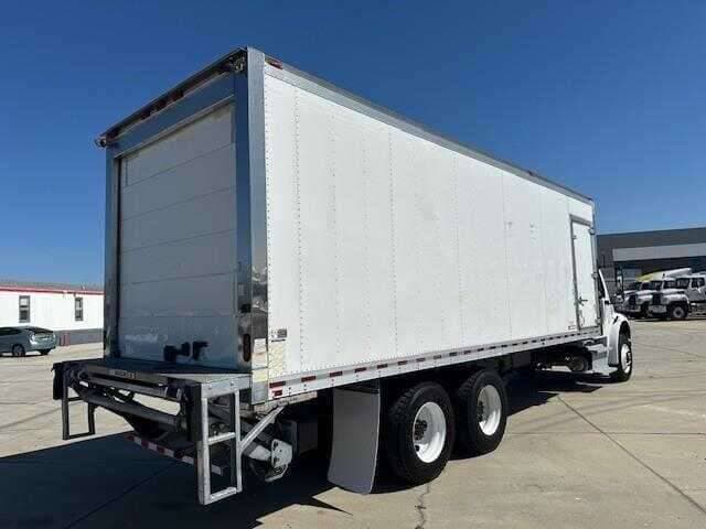 2019 Freightliner M2 image 5