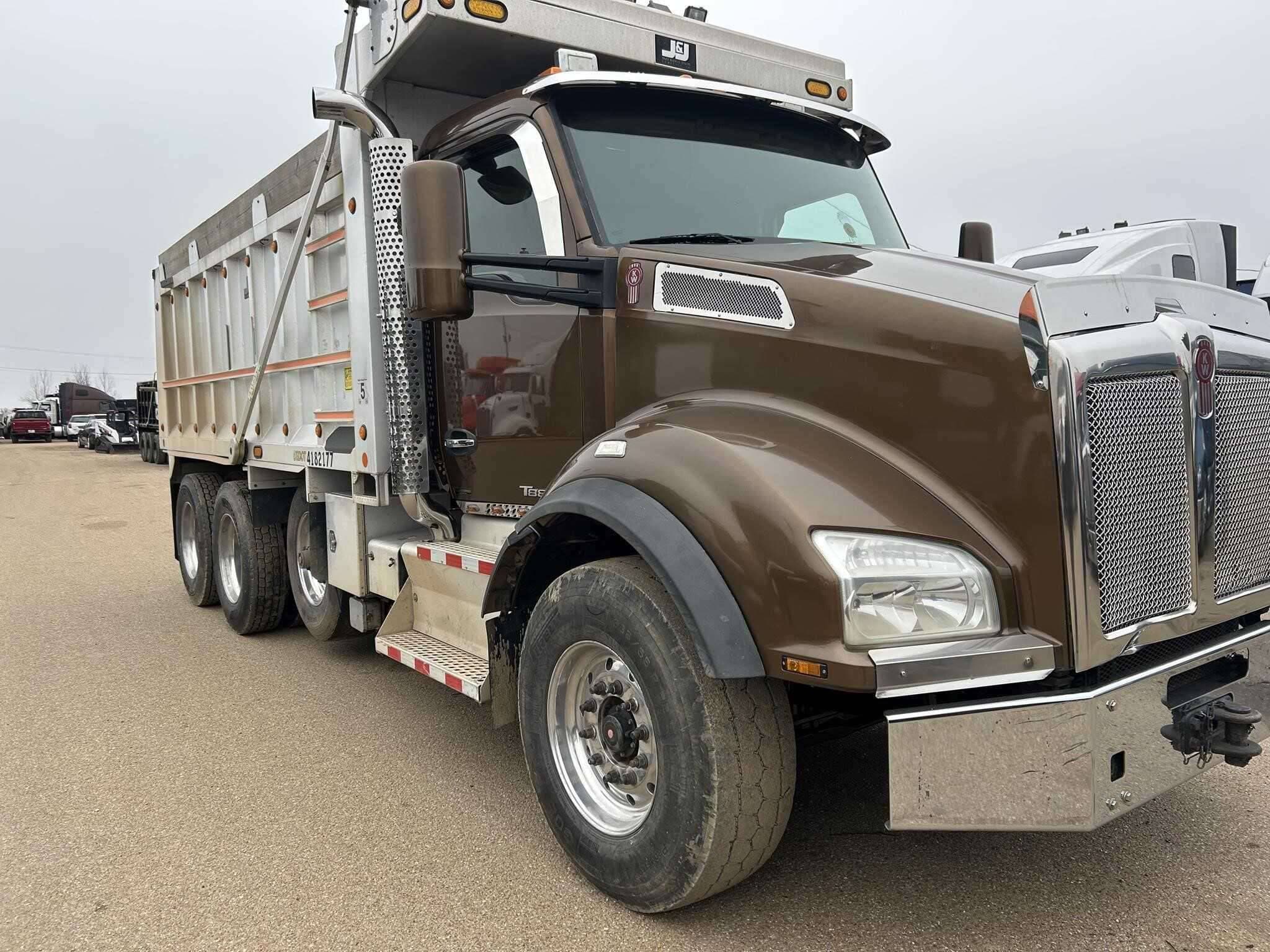 2016 Kenworth T880 image 3