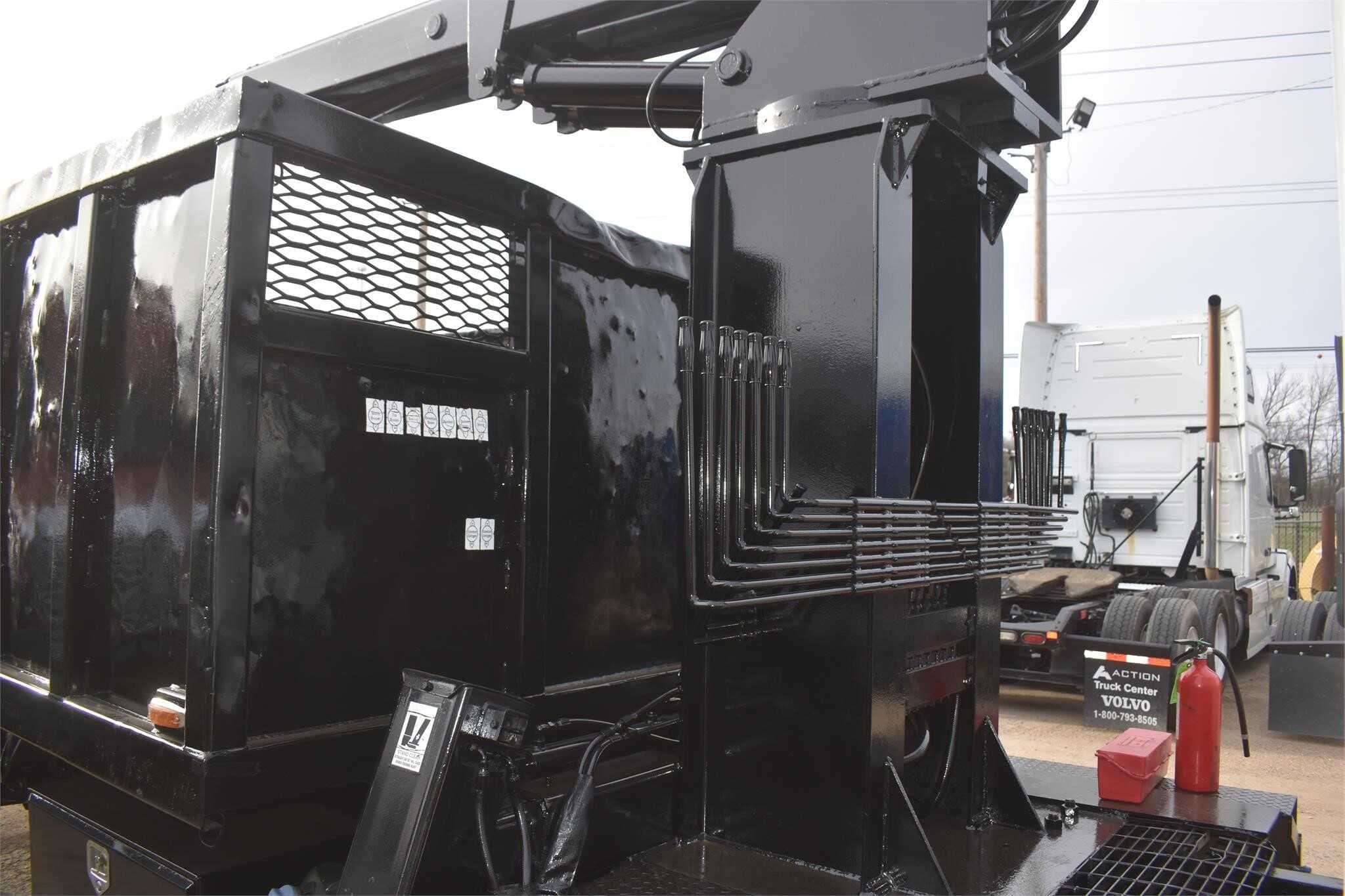 2018 Freightliner M2 image 3