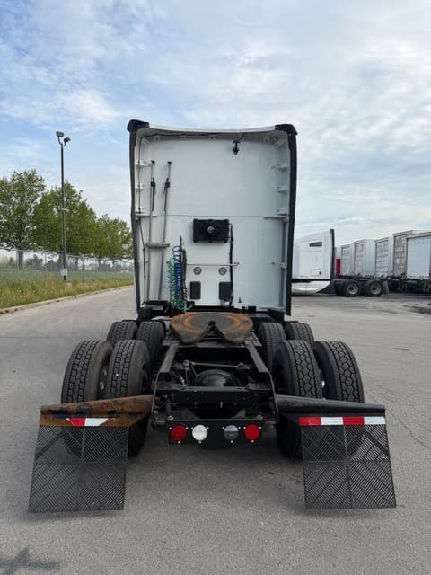 2019 Kenworth T680 image 11