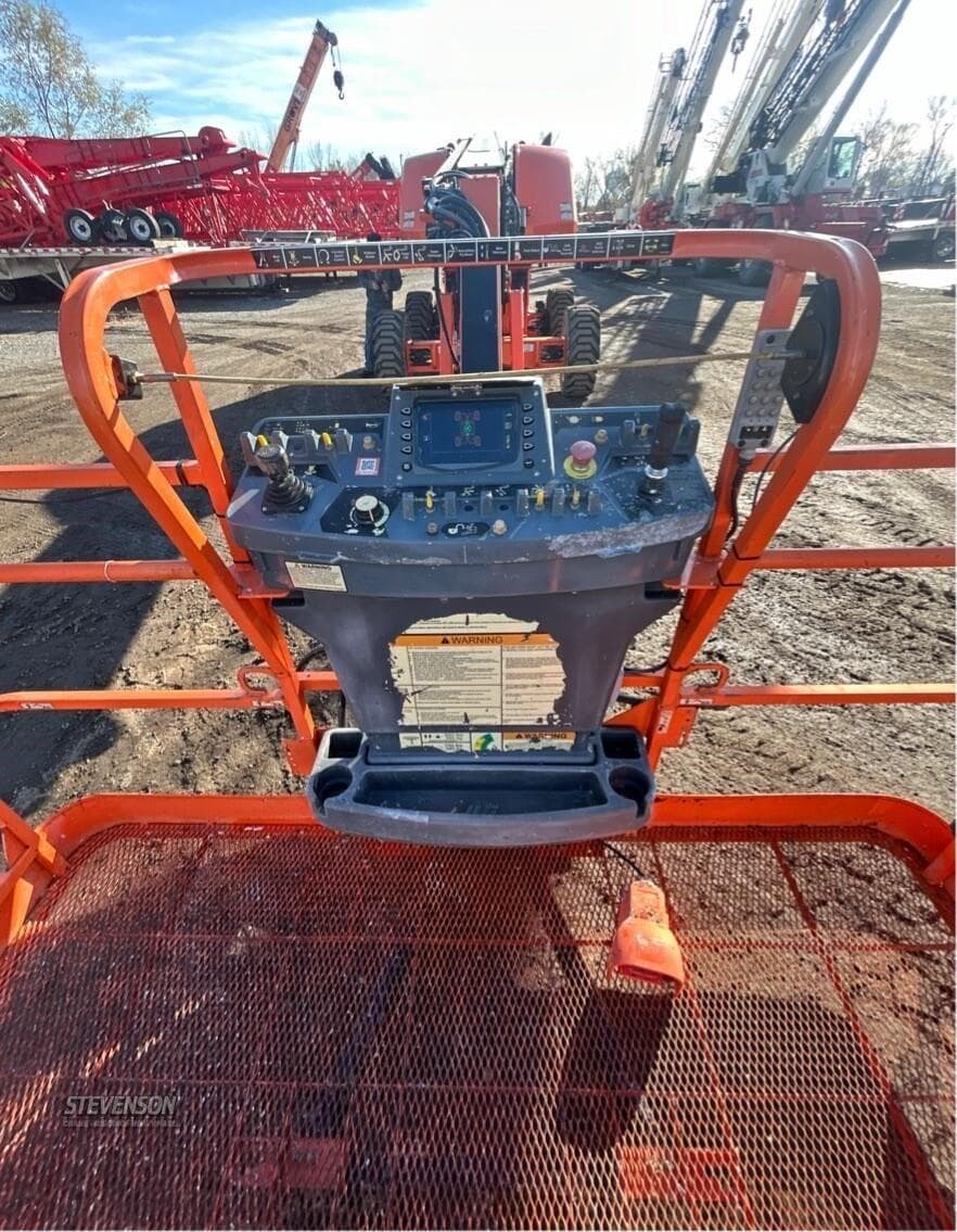 2021 JLG 670SJ image 11