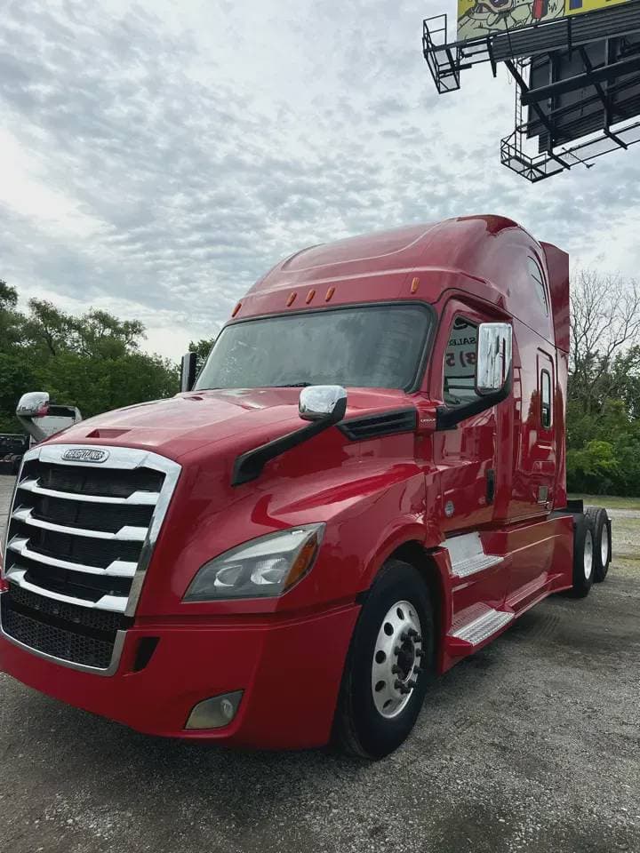 2020 Freightliner Cascadia image 2