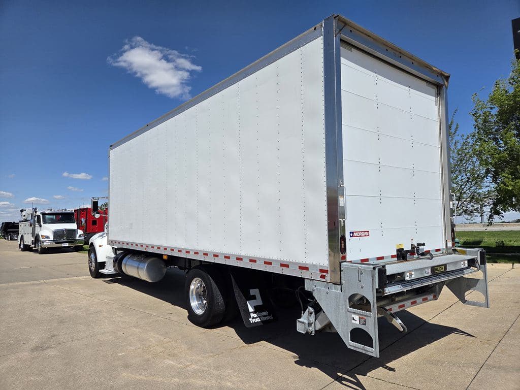 Used 2020 PETERBILT 330 image 20