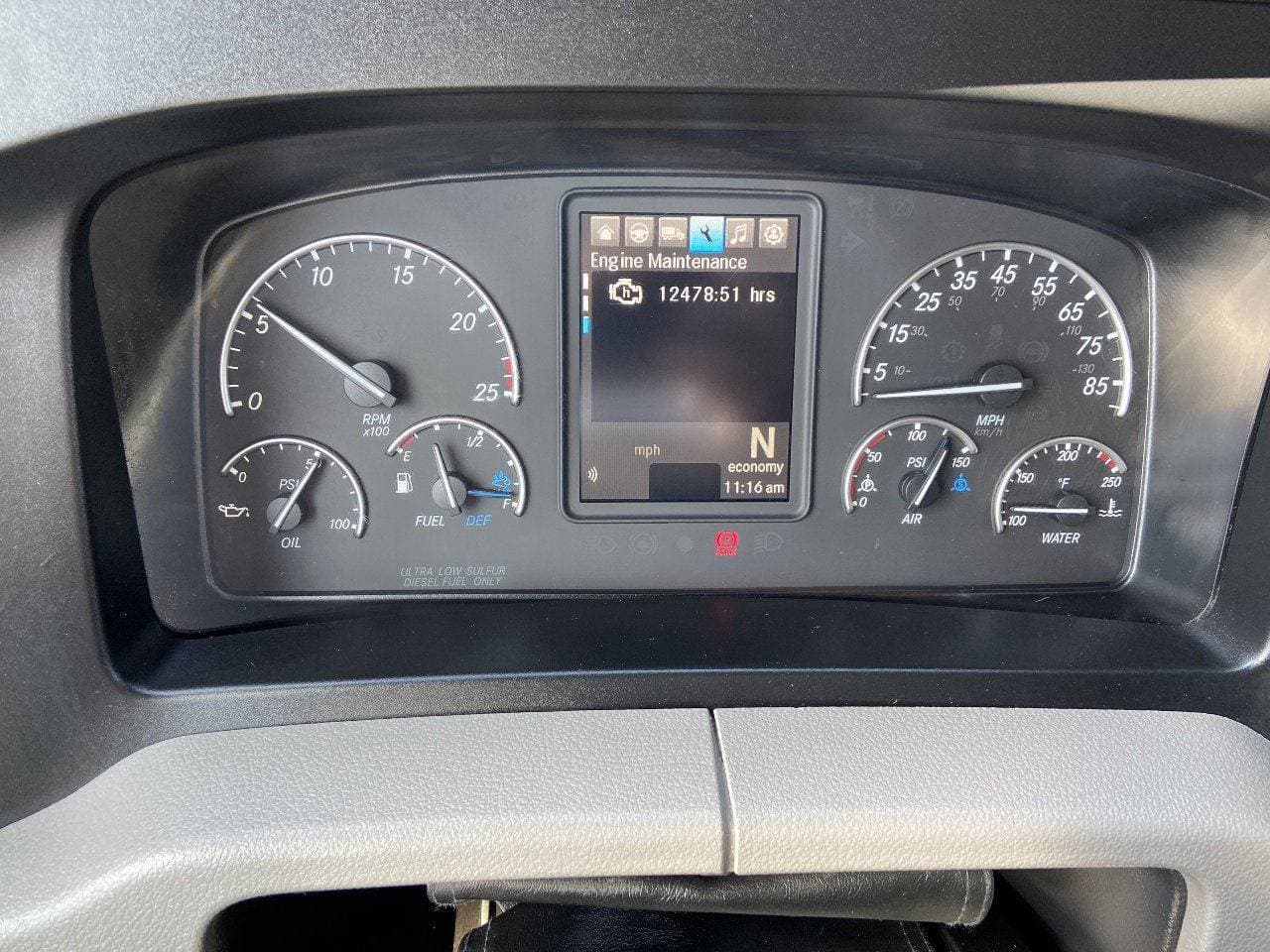 2020 FREIGHTLINER Cascadia CA126 Tandem Axle Sleeper image 13