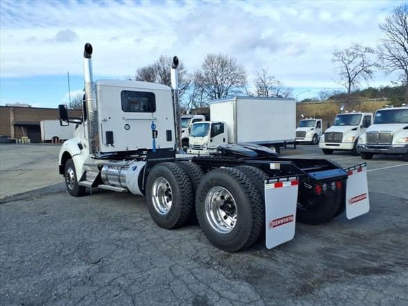 2026 Kenworth T880 image 7