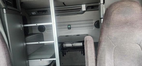 2021 Volvo VNL64T860 image 8