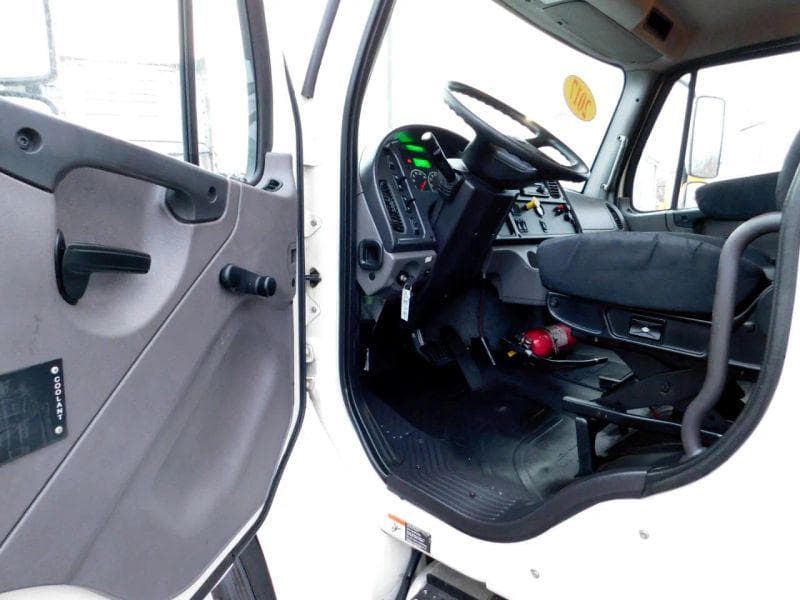 2017 Freightliner Cascadia 125 image 11