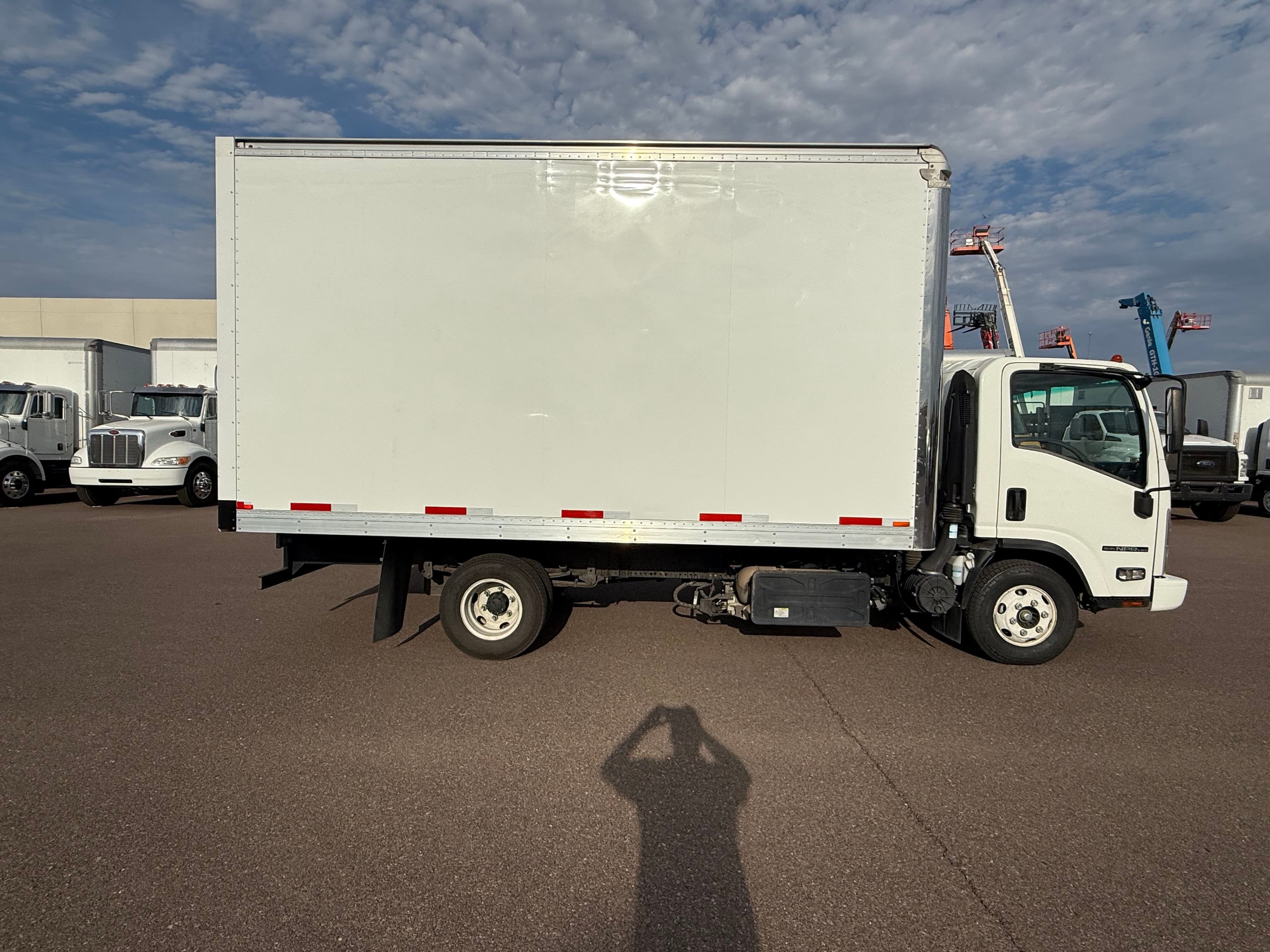 2019 Isuzu NPR-HD image 8