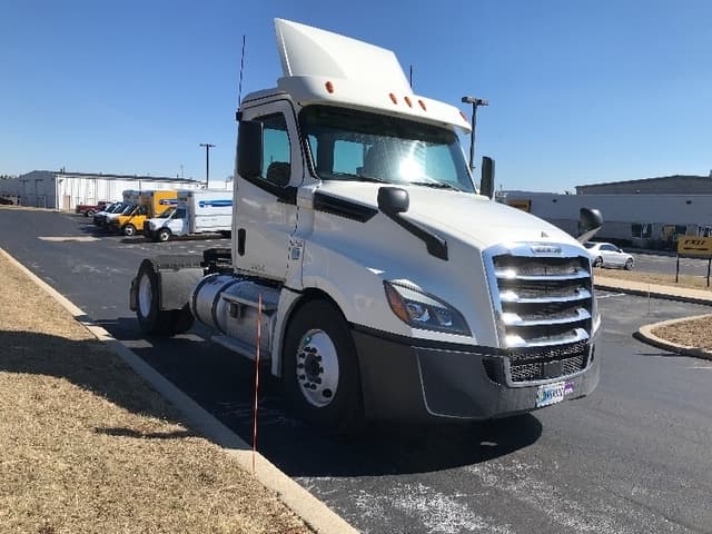 Used 2019 Freightliner Conventional - Day Cab, Tractor - T12642ST 