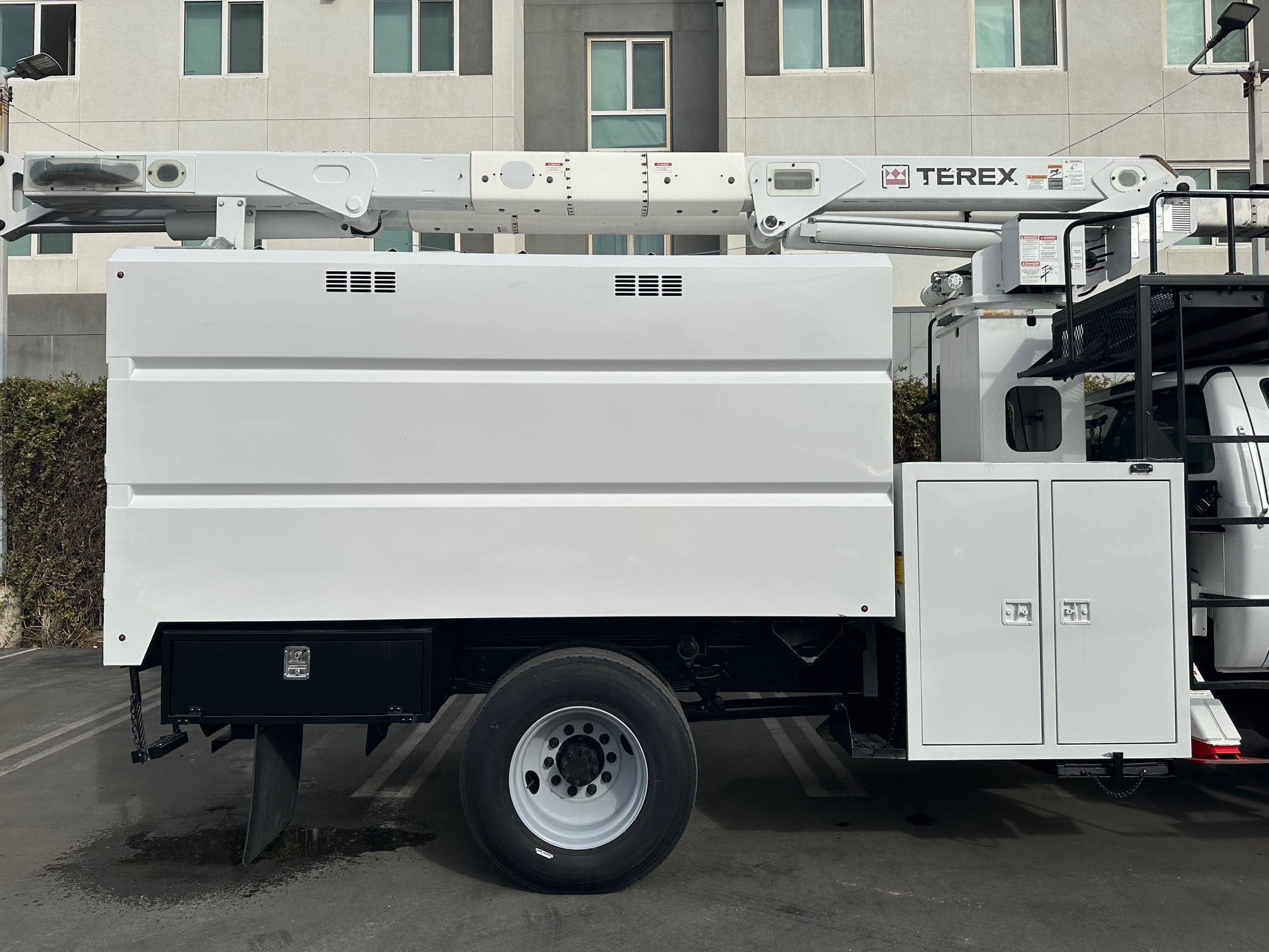 2010 Ford F-750 Forestry Tree Truck image 17