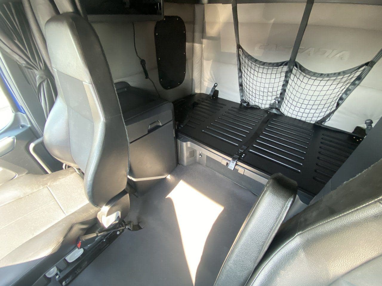 2020 FREIGHTLINER Cascadia CA126 Tandem Axle Sleeper image 16