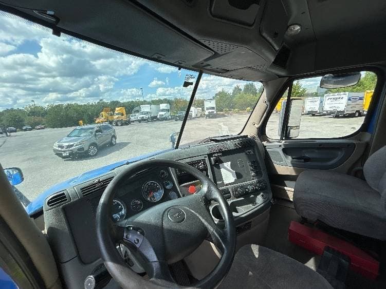 2018 Freightliner Cascadia image 5