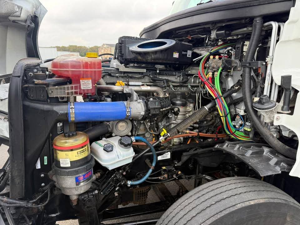 2021 Freightliner Cascadia image 5