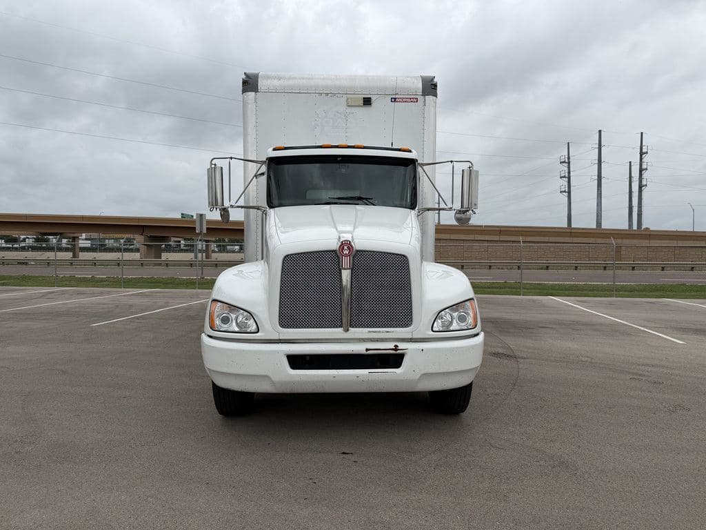 Used 2022 KENWORTH T270 image 8