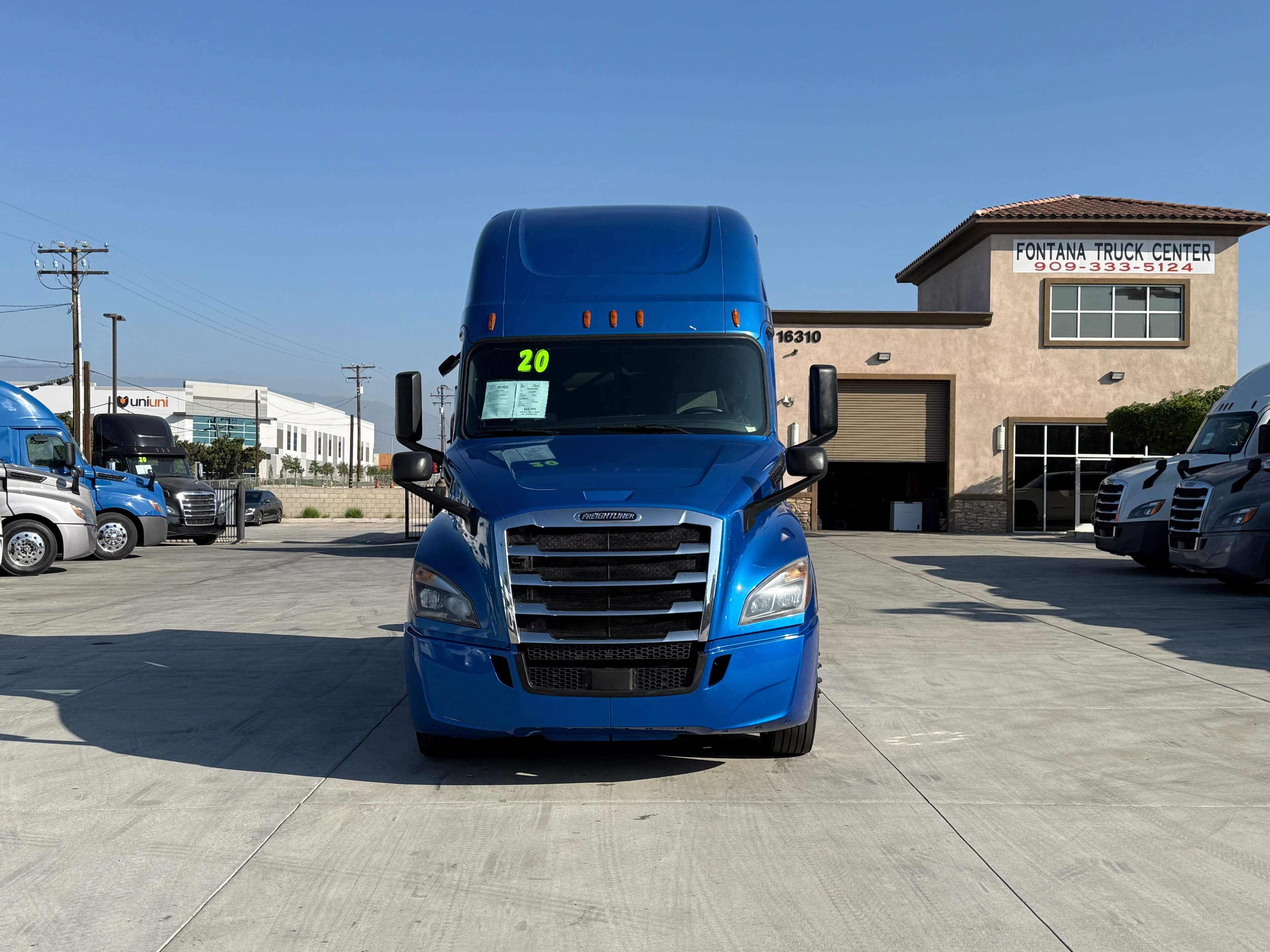 2020 Freightliner Cascadia 126 image 2