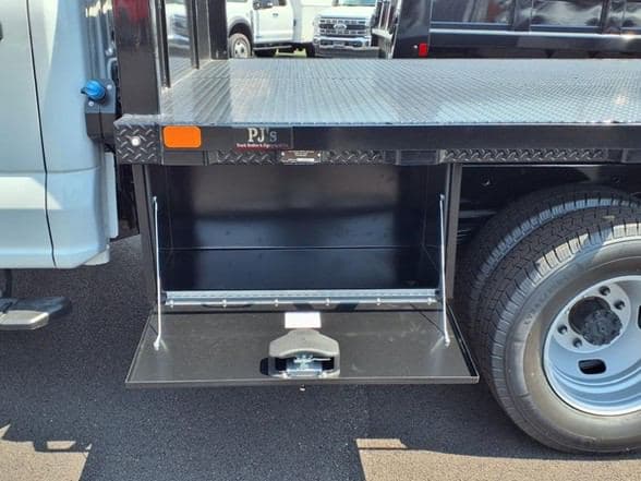 2025 Ford F350 image 21