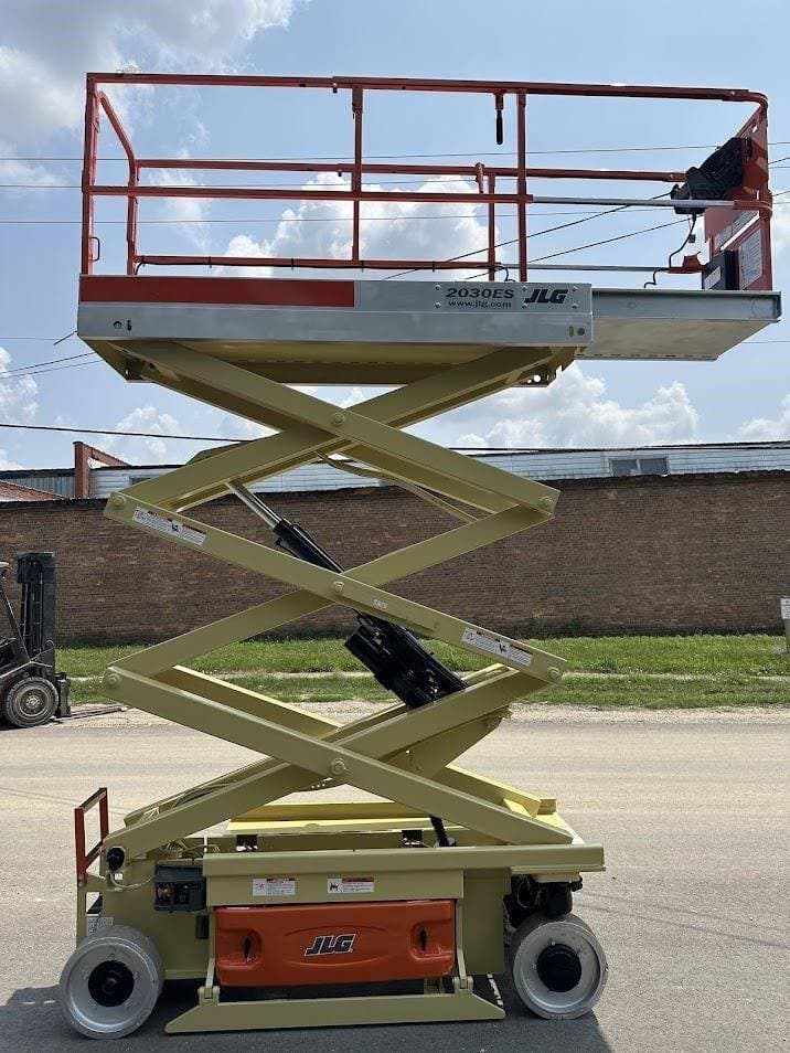 2014 JLG 2030ES image 6