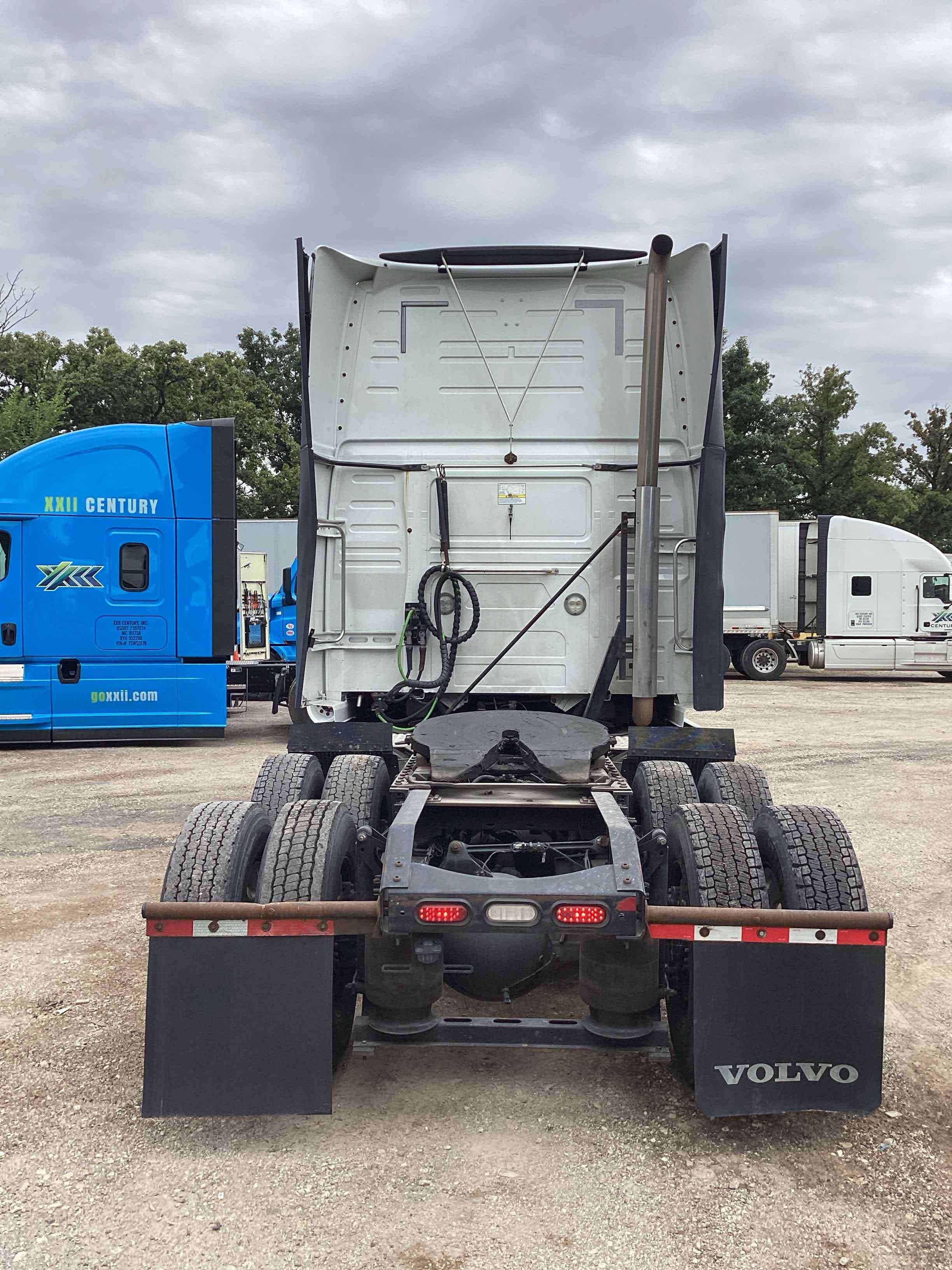 2018 Volvo VNL64T760 image 4