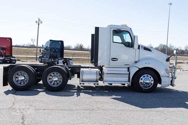 2021 Kenworth T680 image 4